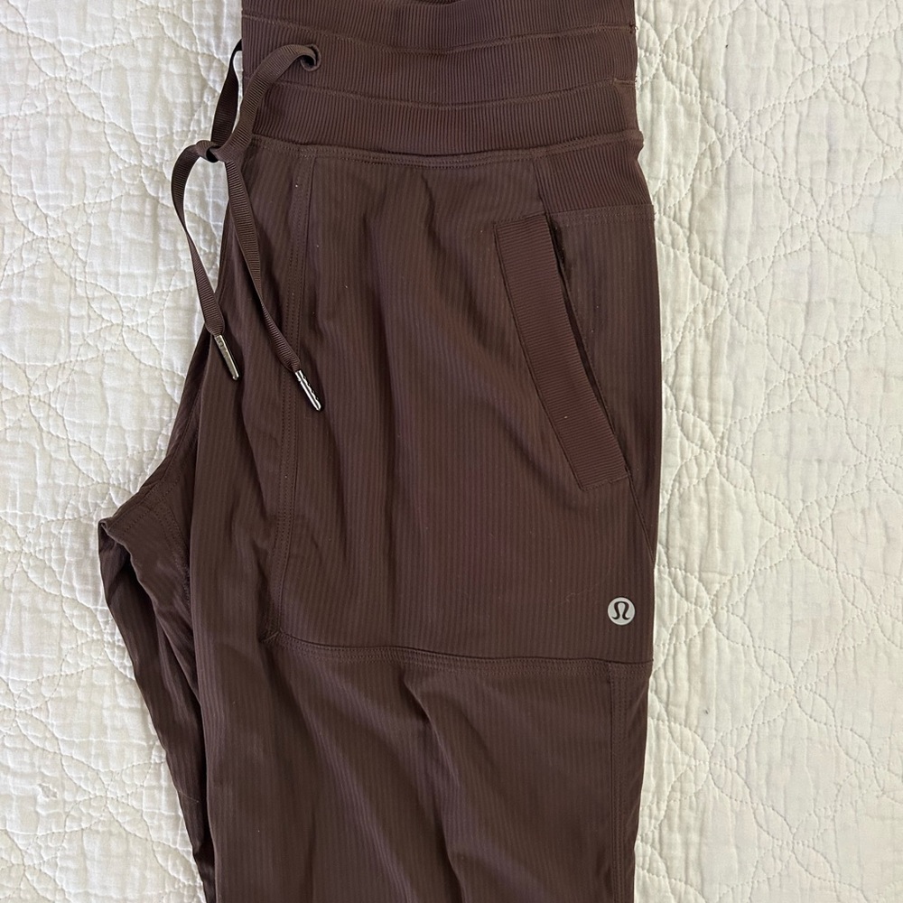 lululemon Dance Studio straight leg Espresso Pants 6